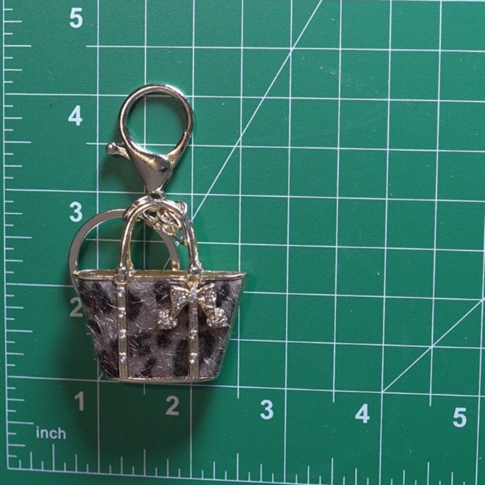Cheeta Print Gold & Brown Sculptural Handbag Charm Keyring Bow & Rhinestone NWT - Picture 3 of 8